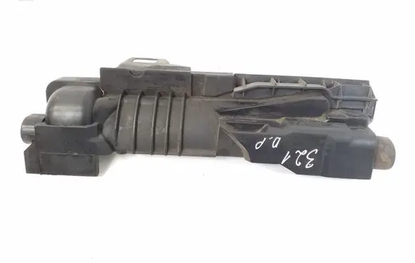 BMW X3 E83 Radiator mount bracket 7530254