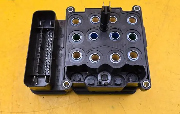 Mercedes-Benz C W204 ABS Pump A2045455132