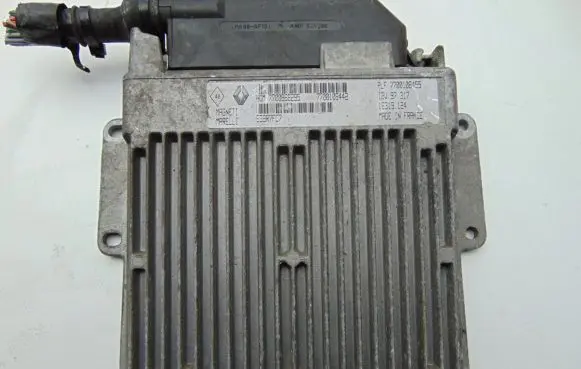 Renault Twingo I Engine control unit/module 7700868295