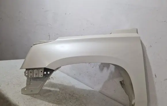 Cadillac Escalade IV Fender 734AA10832H