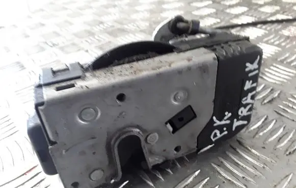 Renault Trafic II (X83) Front door lock 8200008247