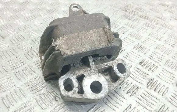 Volkswagen Sharan Engine mount bracket
