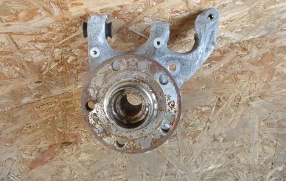 Volkswagen Tiguan Rear wheel hub spindle/knuckle 5QF505435H