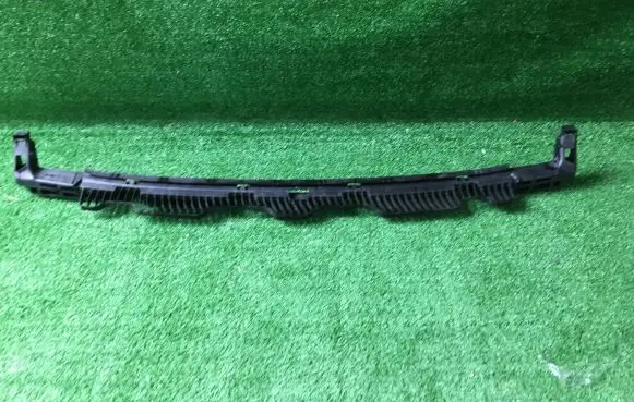 Volkswagen Golf VII Front bumper lip 