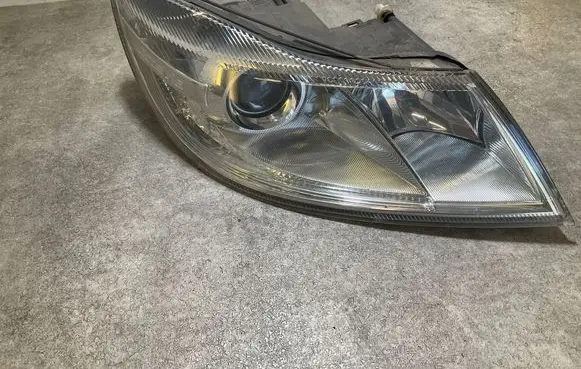 Skoda Octavia Mk3 (5E) Headlight/headlamp 1Z2941016F 24705204000075 1LL24705204