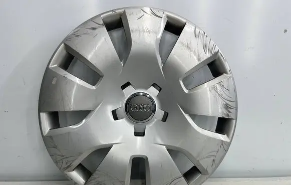 Audi A5 8T 8F R16 wheel hub/cap/trim 8k0601147