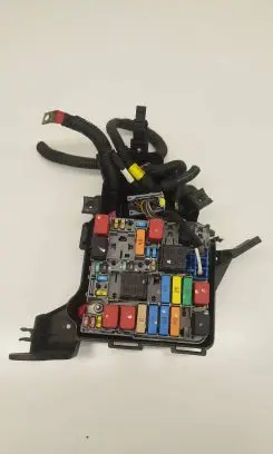Alfa Romeo Giulietta Fuse module 51867697
