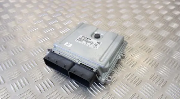 Volvo XC60 Engine control unit/module P31303388 0281015286