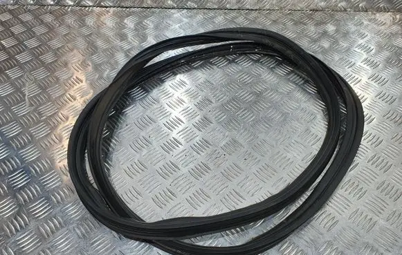 Mazda CX-3 Front door rubber seal PU8910
