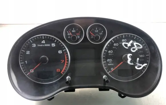 Audi A3 S3 8P Speedometer (instrument cluster) 8P0920951S