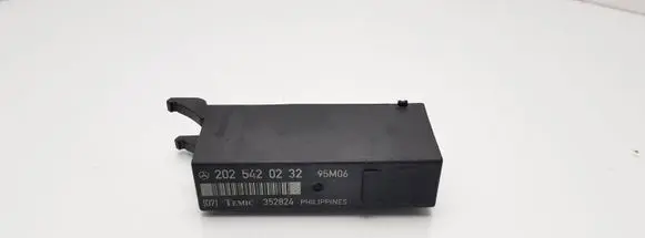 Mercedes-Benz C W202 Other control units/modules 2025420232 95M06 352824