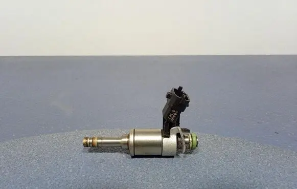 Maserati Levante Fuel injector 324377