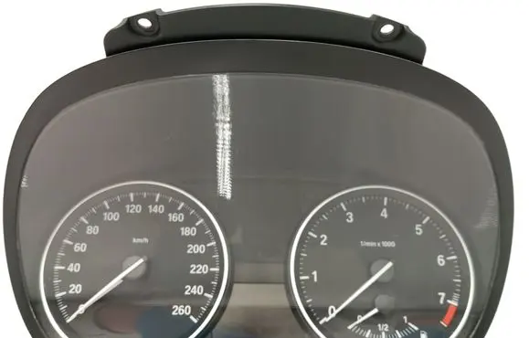 BMW 1 E81 E87 Speedometer (instrument cluster) 9141470 1024935 1041568