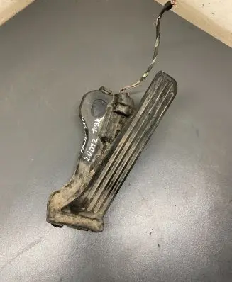 Volkswagen PASSAT B6 Accelerator throttle pedal 1K1721503L