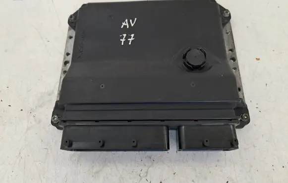 Toyota Avensis T270 Engine control unit/module MB2759000171 8966105D20