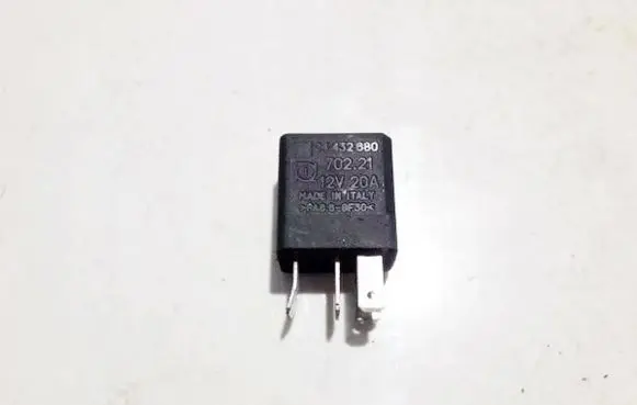 Opel Zafira A Other relay 24432680 244268