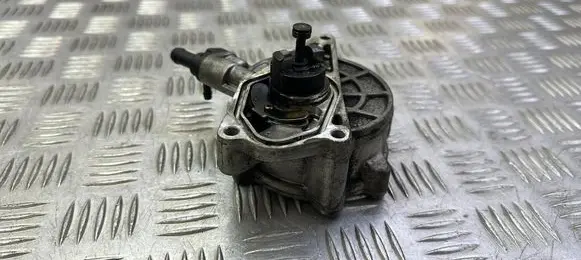 KIA Sportage Vacuum pump 288102A650