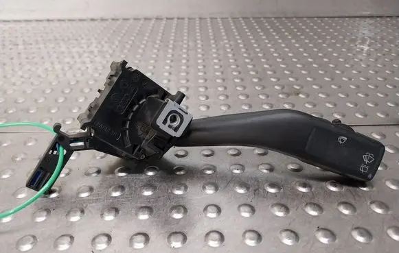 Volkswagen Golf V Wiper control stalk S26383620 1K0953519