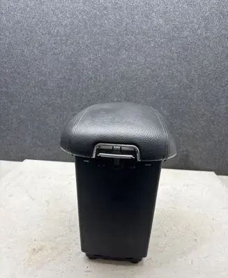 KIA Sorento Armrest 846912P105