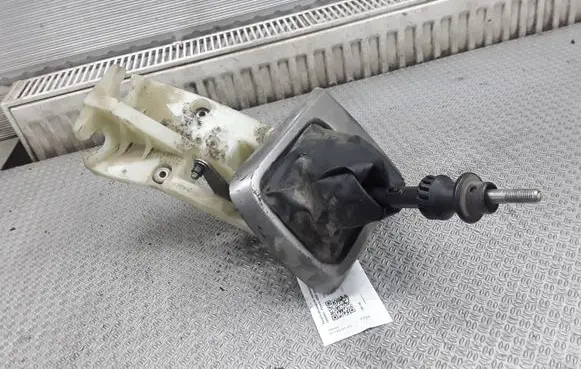 Nissan X-Trail T30 Gear shifter/selector