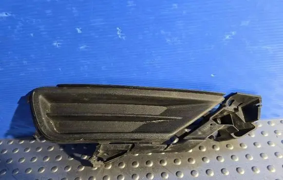 Front bumper lower grill
