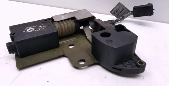 BMW 5 E34 Tailgate window lock/catch/latch 8120419 51248120419