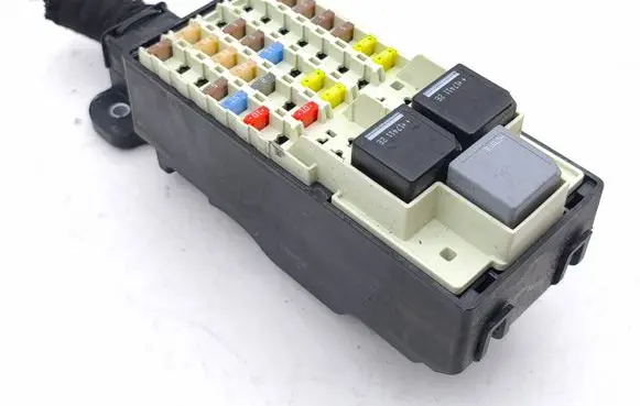 Jaguar F-Pace Fuse module 