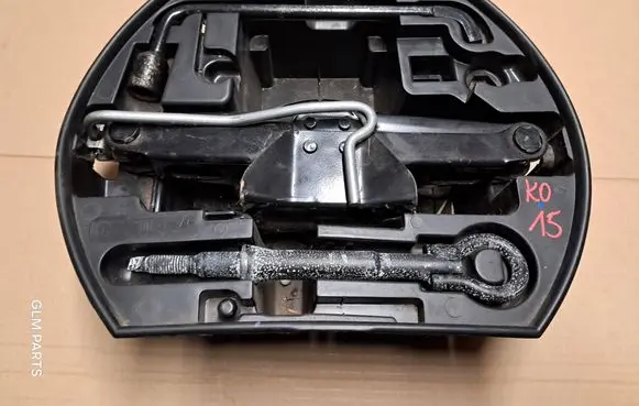 Peugeot 208 I Tool set 9655342680