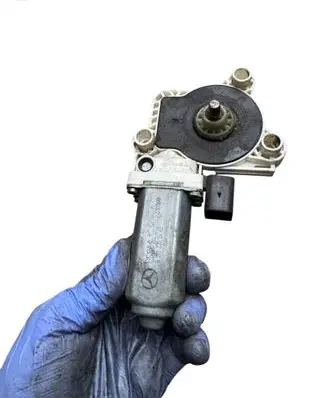 Mercedes-Benz E AMG W211 Rear door window regulator motor A2118202442 2118202442