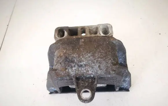 Skoda Octavia Mk1 (1U) Engine mount bracket 1j0199555