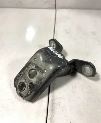 Nissan Navara D40 Front door lower hinge 