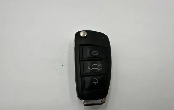 Audi Q7 4L Ignition key/card 8E0837220R