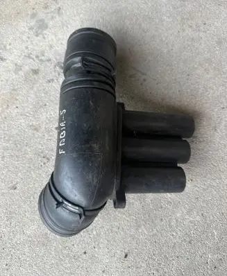 Skoda Fabia Mk1 (6Y) Air intake hose/pipe 04E129651C