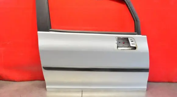 Peugeot 1007 Front door