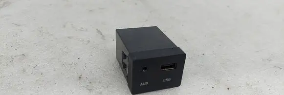KIA Ceed USB socket connector 961202B000 202008220