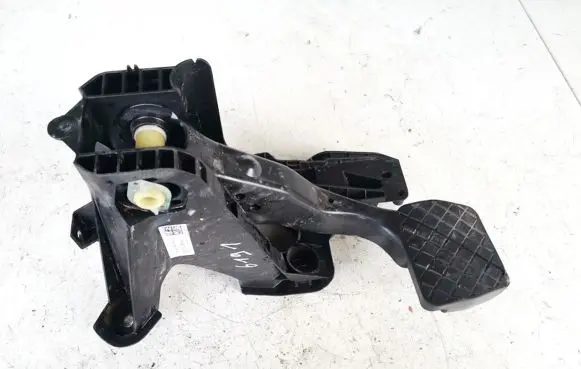 Volkswagen Golf VII Brake pedal 5q1723058aa
