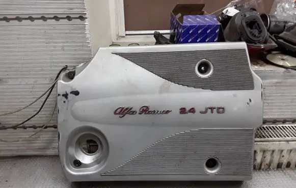 Alfa Romeo 166 Engine cover (trim)
