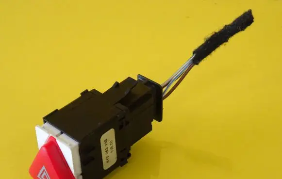 Skoda Fabia Mk1 (6Y) Hazard light switch 6Y0953235