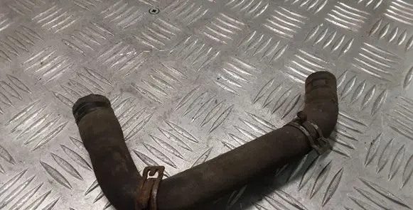 Mercedes-Benz E W211 Engine coolant pipe/hose 2116060535