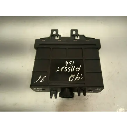 Volkswagen Golf III Gearbox control unit/module 01M927733BN 5DG00753119 01M927732BN