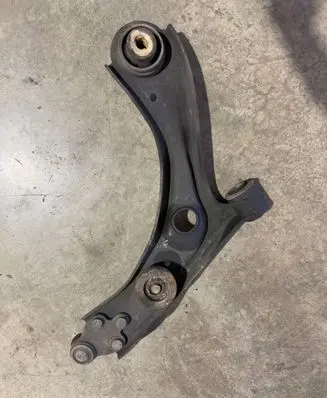 Ford Focus Front lower control arm/wishbone