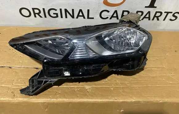 Citroen DS3 Headlight/headlamp 9822810180