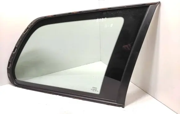 Volvo XC90 Rear side window 30674957