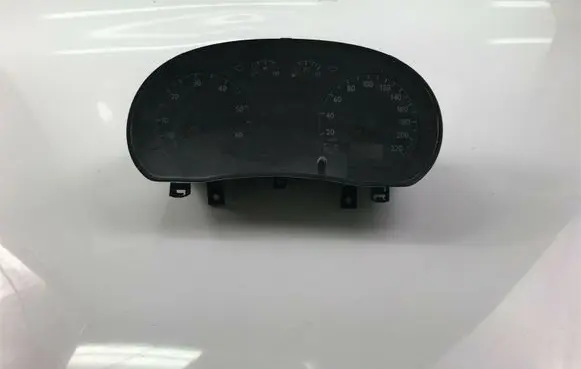 Volkswagen Polo IV 9N3 Speedometer (instrument cluster) 110080124001A P2342