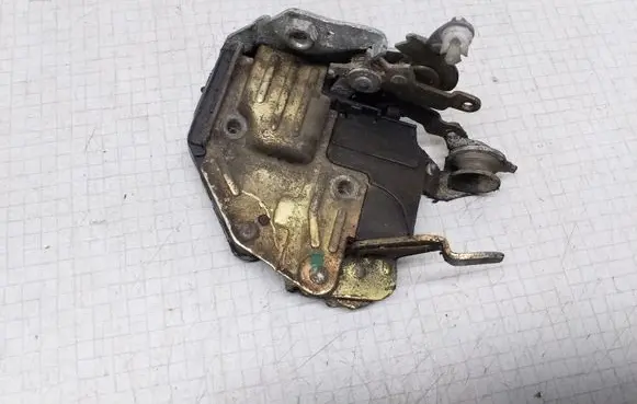 Mercedes-Benz E W124 Front door lock