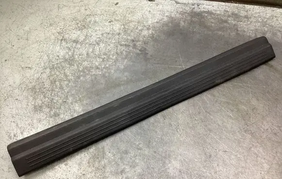 Mercedes-Benz CLS C218 X218 Front sill trim cover 2126860136