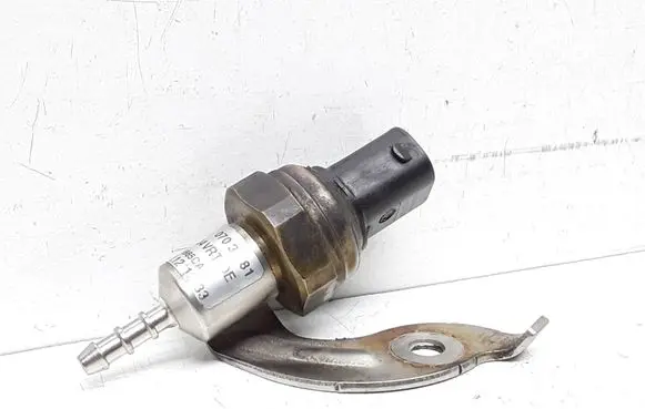 Mercedes-Benz E C207 W207 Fuel pressure sensor A6510703981