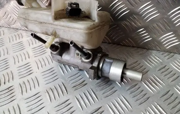 Ford Transit Master brake cylinder 221313