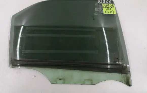 Cadillac CTS Rear door window glass E943R004585