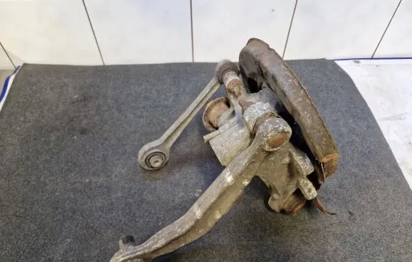 BMW 5 E39 Rear wheel hub 7186328